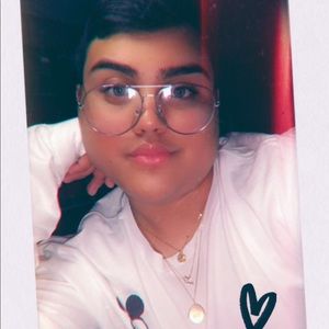 Meet your Posher, Derrick